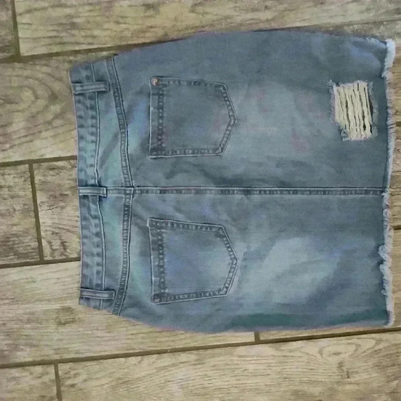 Missguided Light Blue Distressed Denim Jean Short Skirt Size 6 #279 - Picture 2 of 2